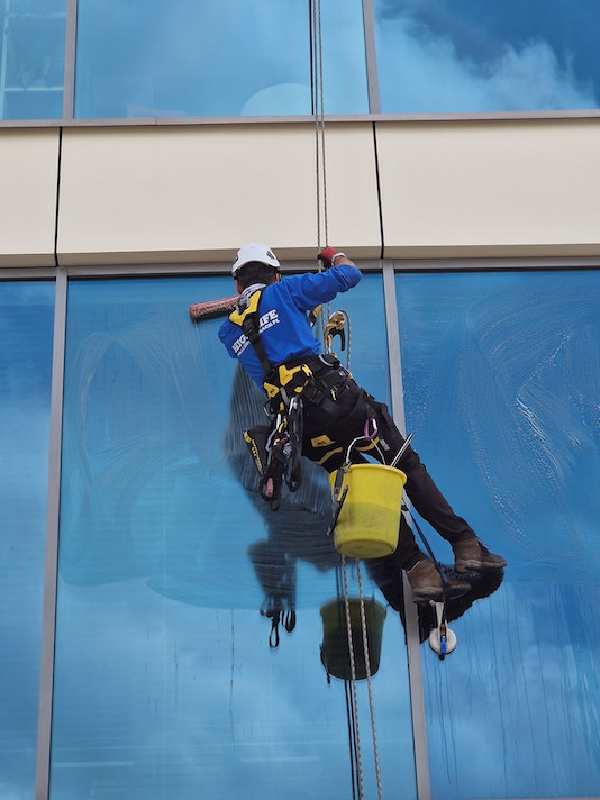 Commercial cleaning service
